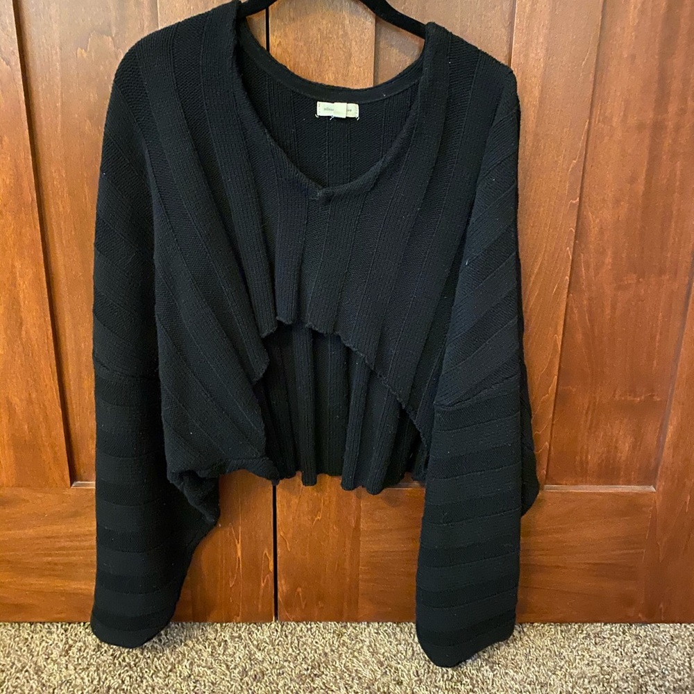 UO Silence + Noise Cropped Sweater Size Small